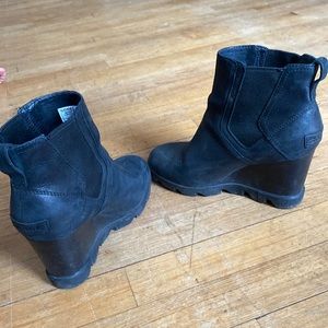 Sorel Joan or arctic wedges